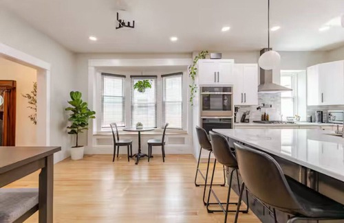 Berkeley House | Denver Luxury Dream Home + HOT TUB + Private Yard