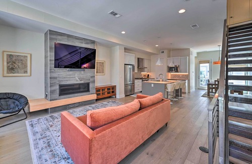 West Colfax Apartment | Denver Townhome w/Rooftop Deck: Walk to Lake