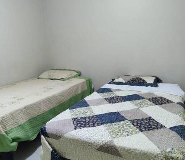 Coronel Gregorio Albarracin Lanchipa Apartment | Departamento 4 camas 3 hab