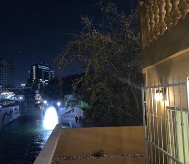 Monterrey Centro Apartment | Departamento en Paseo Santa Lucía con Terraza D2