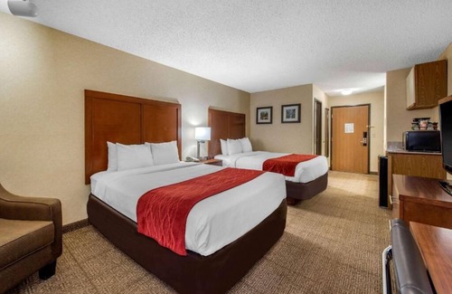 Aurora Apartment | Dependable amenities near Denver!