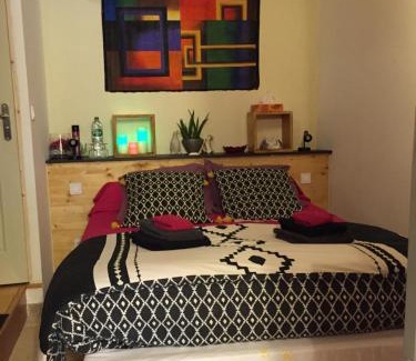 Le Thor House | DEPENDANCE PRIVEE - HALTE ROUTE