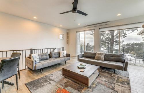 Depoe Bay House | Depoe Bay Townhome with Deck and Stunning Ocean Views!