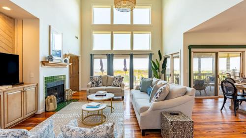 Isle of Palms House | Derby by AvantStay Beautiful Oceanfront Home w Incredible Views
