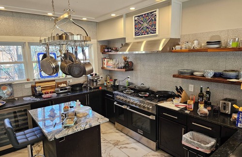 Highlands Douglass House | Derby Dream 4-bedroom house with WiFi and AC in brilliant Louisville