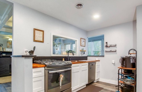 Southside House | Derby Home near SDF & Convention Center