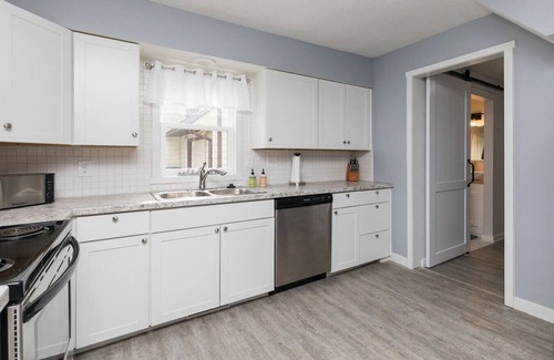 Des Moines House | Des Moines Comfy Getaway