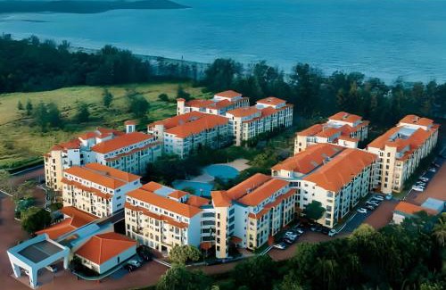 Bandar Penawar Apartment | Desaru Private Beach Pool Family Suite 5GWifiNetFlix D3A13