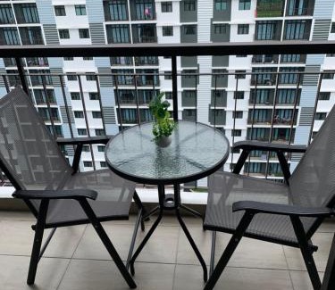 Bandar Penawar Apartment | Desaru Utama Apartment with Swimming Pool View, Karaoke, FREE WIFI, Netflix, near to Car Park