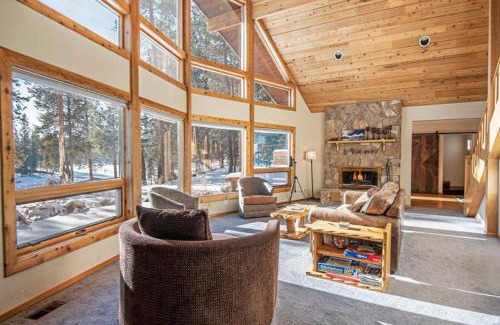 Three Rivers House | Deschutes Riverfront Home - Meredith Lodging