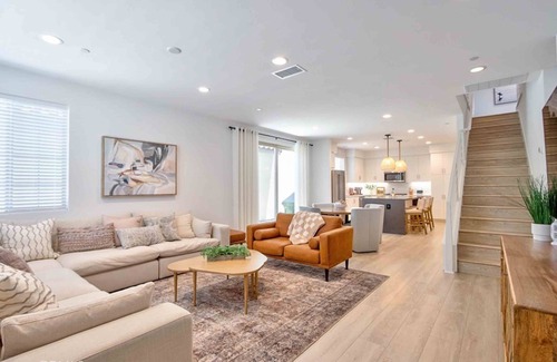 La Quinta House | Desert Bliss - Your La Quinta Paradise Awaits with shared pool, dog friendly.