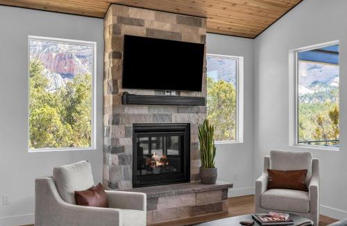 Orderville House | Desert Canyon Casita Near Zion Hot Tub Views