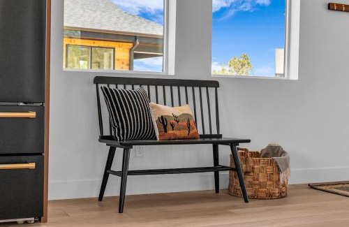 Orderville House | Desert Canyon Casita Near Zion Hot Tub Views