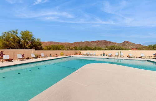 Tucson Estates House | Desert home with view of the mountains, fire pit & wifi