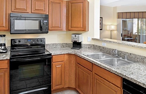 Las Vegas Condo | Desert Retreat Resort 2br suite Saturday check-in