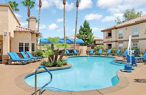 Las Vegas Condo | Desert Retreat Resort 2br suite Saturday check-in