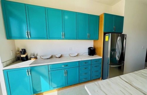 Cerritos House | Desert Retreat with Panoramic Mountain + Ocean Views–Spacious, Stylish & Fun!
