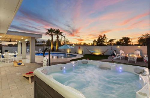 Central Scottsdale House | Desert Willow - Pool Spa Pickleball Basketball Court Plus Firepit & Putting Green