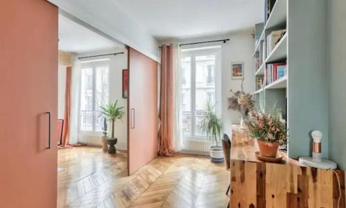 Quartier de la Goutte-d'Or Apartment | Design and confort Paris 18e