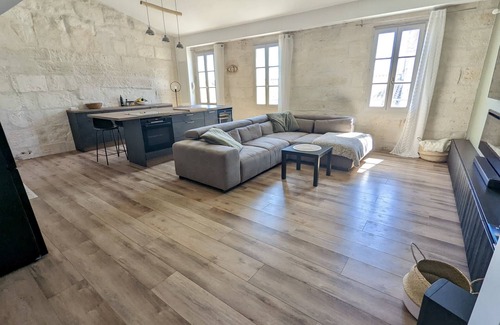 Aigues-Mortes Medieval City Apartment | Design apartment in the heart of the ramparts of Aigues-Mortes