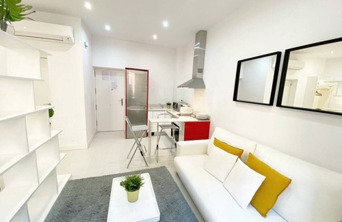 Sol Apartment | Design apartment in Plaza Mayor 2 I