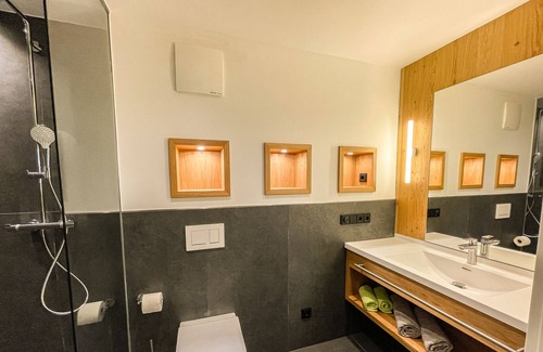 Muenchberg Apartment | Design apartment with barrier-free bathroom