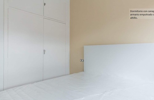 Prosperidad Apartment | DESIGN FLAT With WIFI & A/C, Full light, 7 min walking to avda. America station