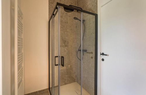 Strop Apartment | Design Studio Gent nabij station, musea ¢rum