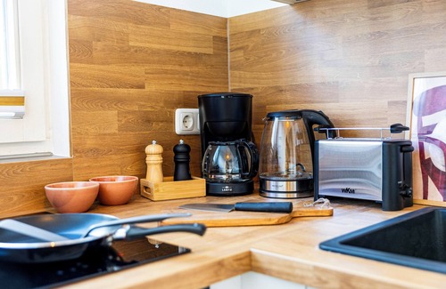Striesen Apartment | Design Studio I Center I Green