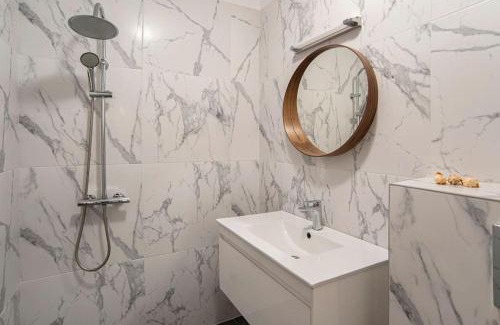 Oborishte Apartment | Designed Apartment in Central Sofia with parking