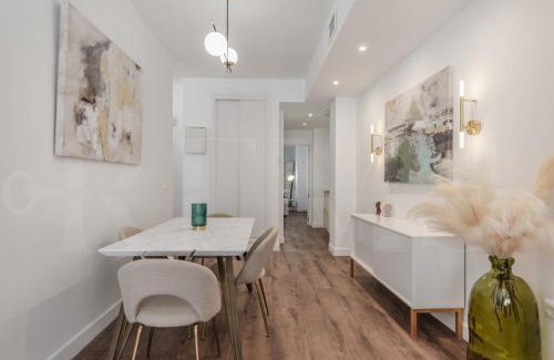 San Felipe Neri Apartment | Designed minimalist apartment - Málaga Center by REMS