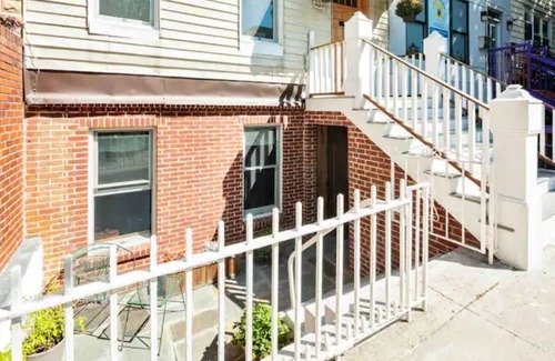 South Slope Condo | Designer 2 Bed Condo Near Prospect Park
