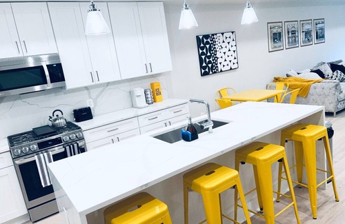 Trinidad House | Designer 3BDR Rooftop Monument View&Parking Near H St Corridor Free Cancellation