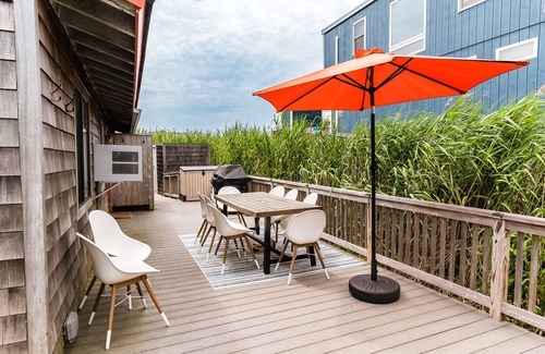 Ocean Bay Park House | Designer beach cottage & studio with bikes, outdoor shower, deck - walk to beach