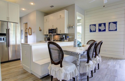 Cinnamon Shore Condo | Designer Beach Condo w/Bonus Beach Gear & Amenity Access@Cinnamon Shore
