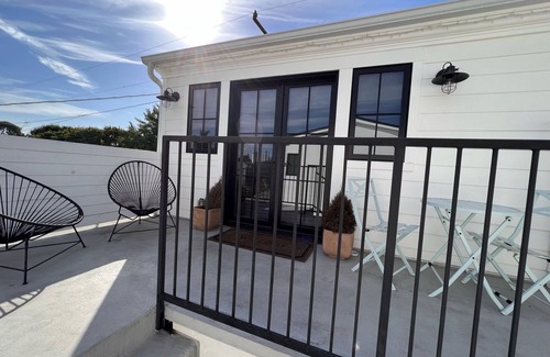 Tree Section House | Designer Beach Home, 4 Bedrooms & 4 Bathrooms.