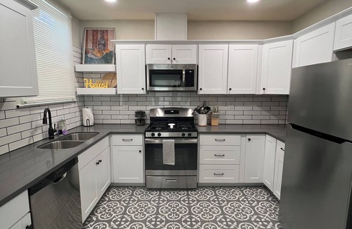 Fresno House | Designer bungalow in beautiful historic Fresno High district
