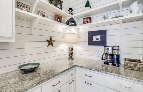 Cinnamon Shore Condo | Designer Cinnamon Shore Condo w/Charm+Easy Access to Countless Amenities!