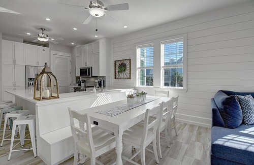 Cinnamon Shore Condo | Designer Condo 'Blue Serenity' w/Designer Interiors+Amenities@Cinnamon Shore