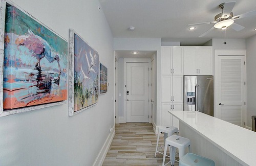Cinnamon Shore Condo | Designer Condo 'Blue Serenity' w/Designer Interiors+Amenities@Cinnamon Shore