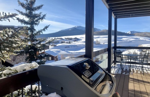 Crested Butte Condo | Designer Condo #2: Epic Views, Hot Tub, 75" & 55" TVs, Sonos, Free Town/Ski Bus