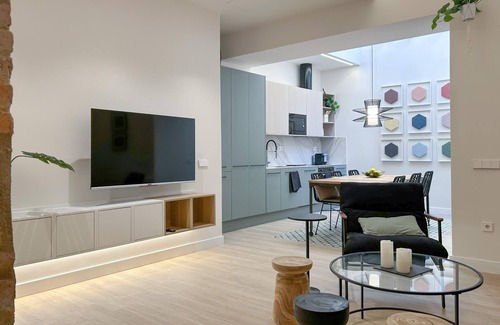 Vilanova I la Geltru Apartment | Designer 2-bedroom Apartment near Rambla Hostem