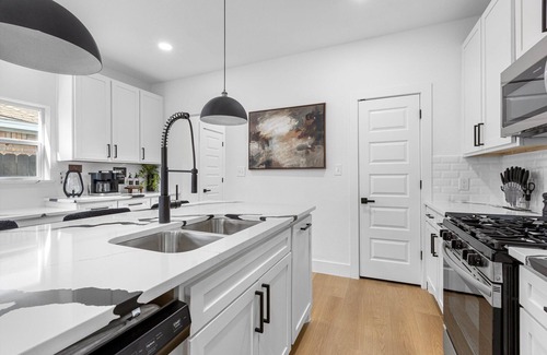 South Dallas - Fair Park House | Designer Event Open Luxurious 6BD Retreat