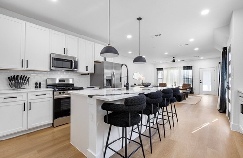 South Dallas - Fair Park House | Designer Event Open Luxurious 6BD Retreat