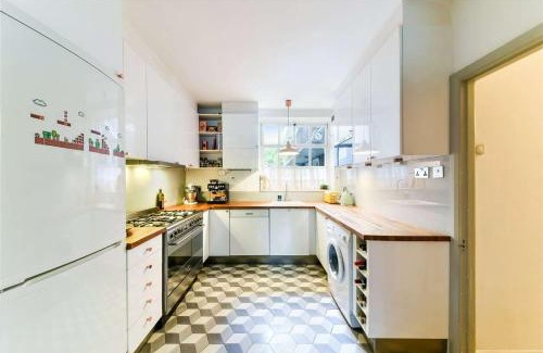 Bethnal Green Apartment | Designer Flat in Bethnal Green