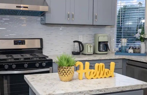 Rowland Heights House | Designer Home｜Near Disney｜Views & BBQ｜More in LA