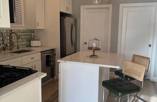 The Heights Apartment | Designer luxurious spacious 3BD apt nearby NYC