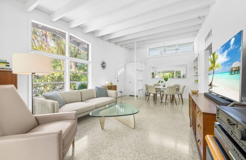 Northwood Shores House | Designer-Owned Mid-century Pool Home in Historic Downtown West Palm Beach