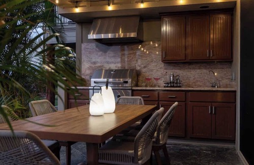 Kamuela House | Designer Remodel | Kings + Sunset + Murals + Aloha