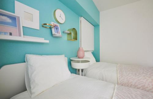 Hyakunincho Apartment | Designer's Apartment 2 bedrooms Shin-OKubo 5minutes walk 蓝